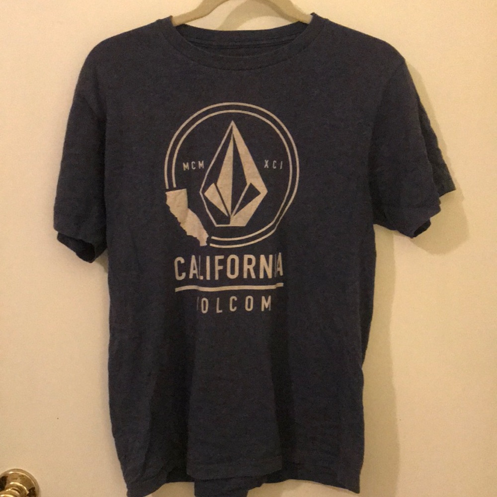 Navy blue size M VOLCOM T-shirt